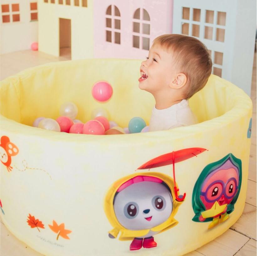 Сухой бассейн ROMANA Airpool Малышарики Времена года желтый, 150 шариков