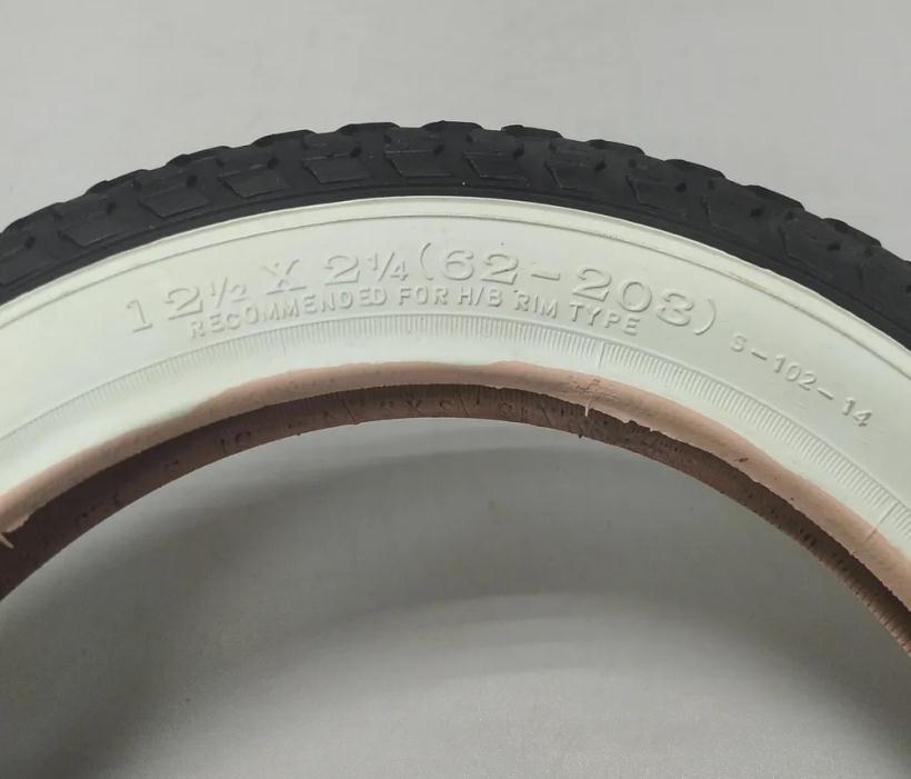 Покрышка 12 1/2х2 1/4 (62-203) Deli Tire (Индонезия) SA-102 белая полоса №008133
