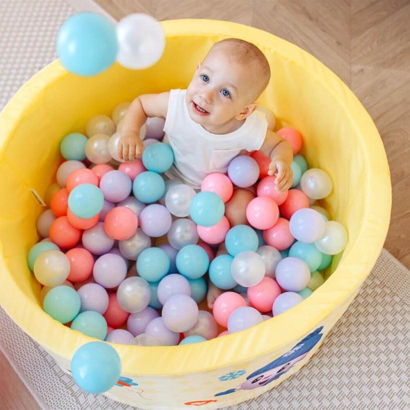 Сухой бассейн ROMANA Airpool Малышарики Времена года желтый, 150 шариков