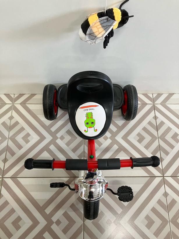 Велосипед детский трехколесный XAF-661 красный со светом, звуком