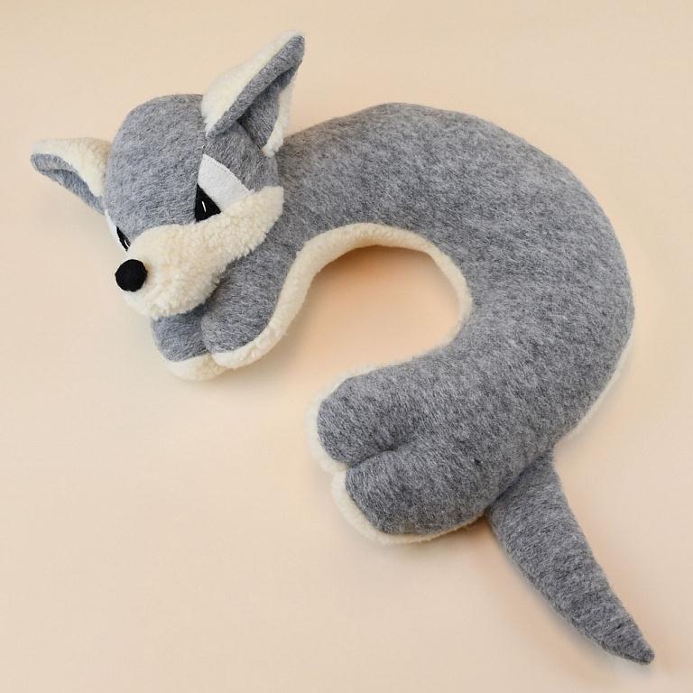 Подушка Рогалик Волк Ипполит из шерсти Woolhouse