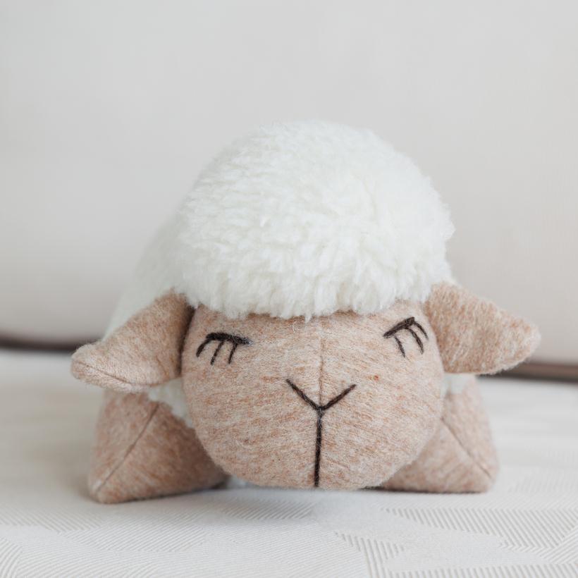 Подушка Овечка Глаша из шерсти 35см  Woolhouse