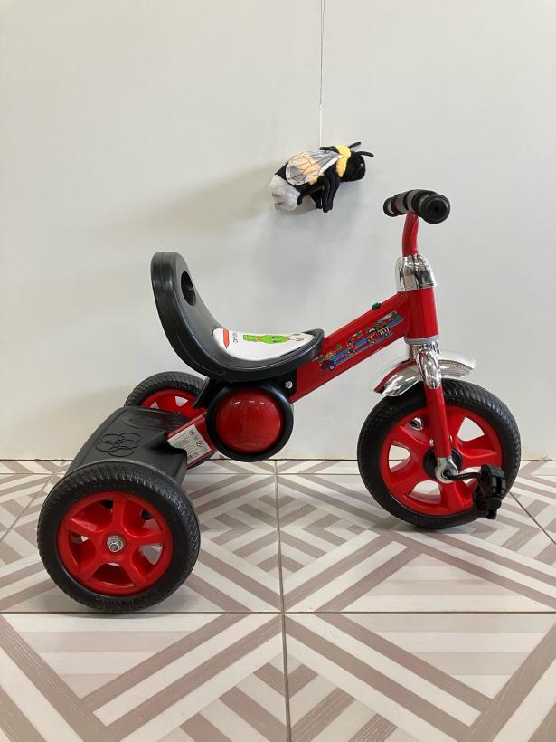 Велосипед детский трехколесный XAF-661 красный со светом, звуком