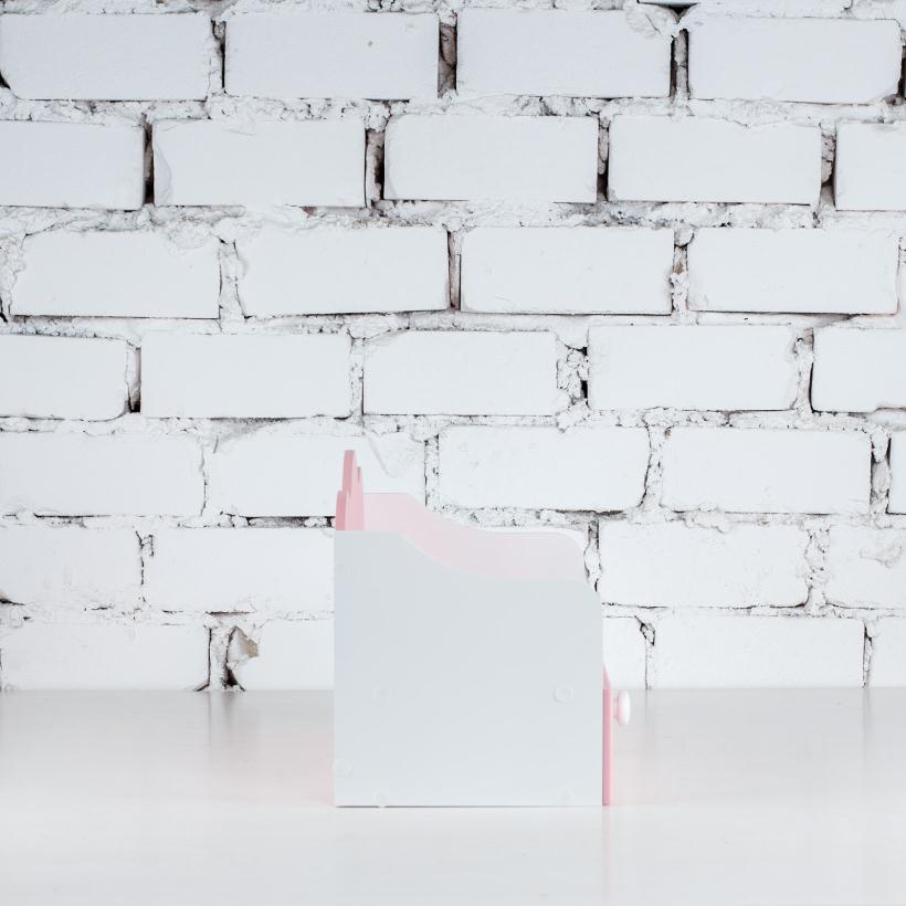 Диван-кровать для кукол Розовый сон с комплектом постельного белья ДК001