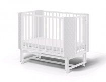Детская кроватка с маятником Млада Премиум белый (экокожа) Детская кроватка с маятником Млада Премиум белый (экокожа)