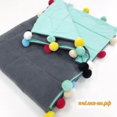 Плед с помпонами мятно-серый 160 х 110 см LoveBabyToys